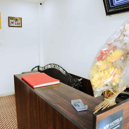 Hotel Abhinandan Indaur Kültér fotó