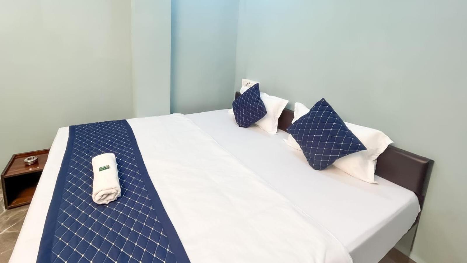 Hotel Abhinandan Indaur Kültér fotó