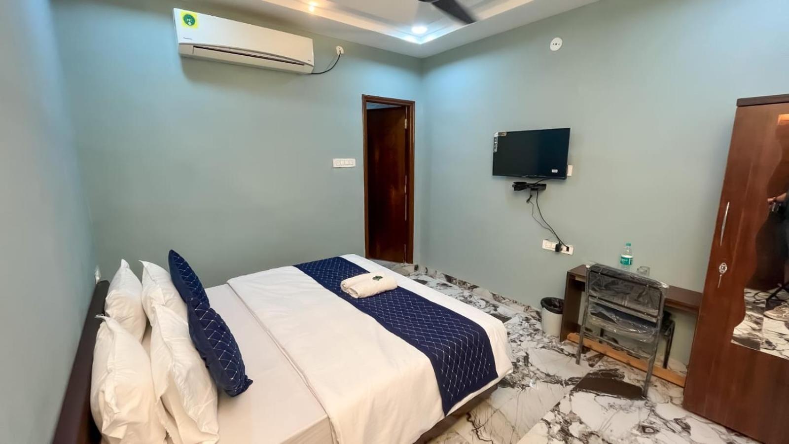 Hotel Abhinandan Indaur Kültér fotó